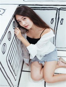《一个在上面一个在下做-亚洲精品久久区二区三区蜜桃臀》